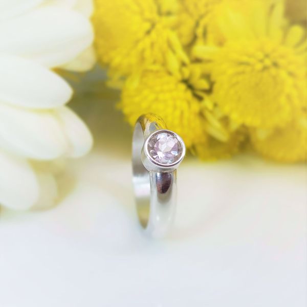 Picture of White topaz ring